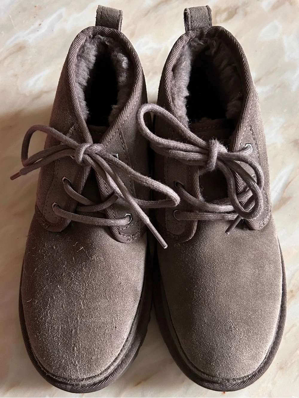 UGG Big Kids' Neumel II Gray Suede Classic Chukka Warm Lace-Up Boots Size 6 Boys